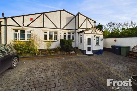 3 bedroom bungalow for sale, Moorfields Close, Staines-upon-Thames, Surrey, TW18