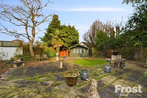 3 bedroom bungalow for sale, Moorfields Close, Staines-upon-Thames, Surrey, TW18