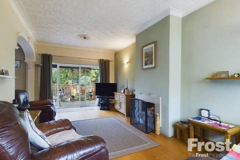 3 bedroom bungalow for sale, Moorfields Close, Staines-upon-Thames, Surrey, TW18