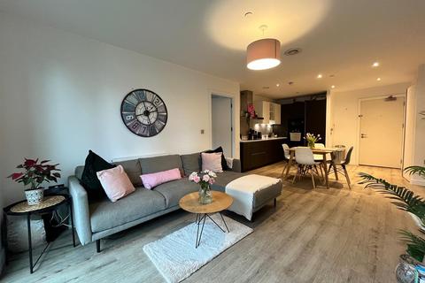 2 bedroom apartment to rent, Lockgate Square, Salford