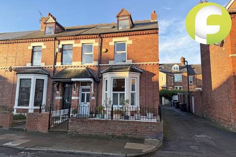 4 bedroom terraced house for sale, Lindisfarne Terrace, North Shields, North Tyneside