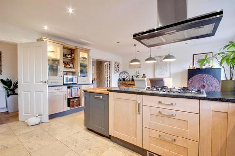 4 bedroom detached house for sale, Monckton Rise, South Newbald