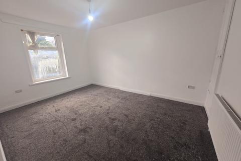 2 bedroom terraced house to rent, Heaton Road, Bradford, BD9