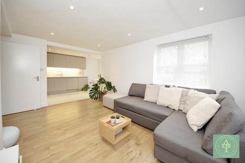 2 bedroom flat for sale, Park Road, London, N14