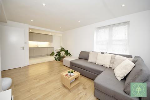 2 bedroom flat for sale, Park Road, Southgate, London, N14
