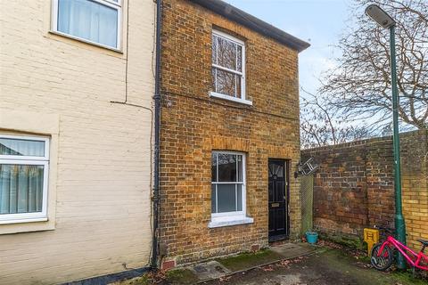 2 bedroom end of terrace house for sale, Adelaide Place, Weybridge KT13