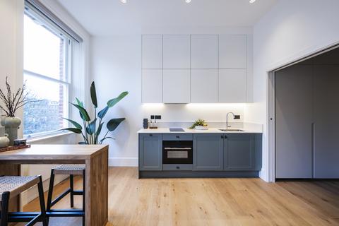 undefined, Flat ,  Nevern Square, London SW5