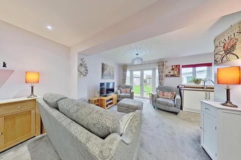 2 bedroom semi-detached bungalow for sale, Essex Avenue, Herne Bay, CT6 8AA