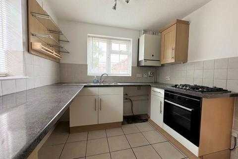 2 bedroom semi-detached house to rent, Barnston Close, Wigmore, Luton, LU2 9RZ