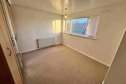 3 bedroom semi-detached house to rent, Willow Court, Castleford, WF10