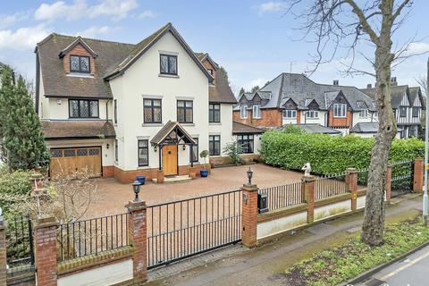 7 bedroom detached house for sale, Nelmes Way, Hornchurch, RM11