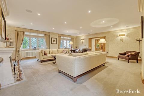 7 bedroom detached house for sale, Nelmes Way, Hornchurch, RM11