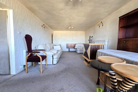 2 bedroom apartment for sale, Kenilworth Court, Styvechale, Coventry, CV3