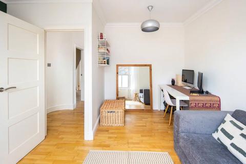 257b Glyn Road, London, E5 0JP