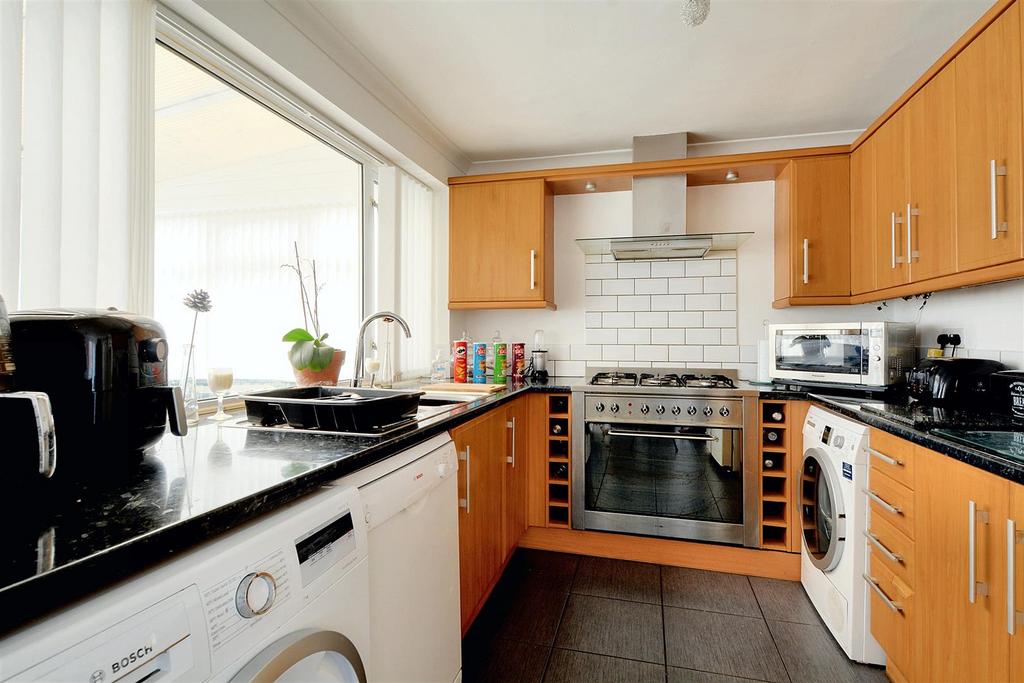 Kitchen 1.jpeg