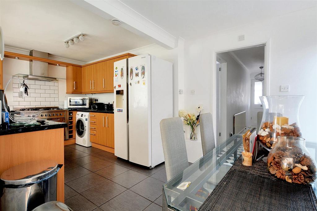 Kitchen 5.jpeg