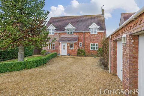 4 bedroom detached house for sale, Merton Road, Watton