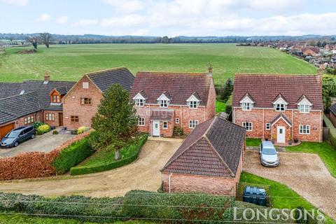 4 bedroom detached house for sale, Merton Road, Watton