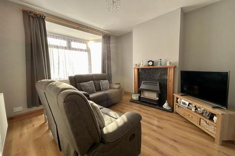 2 bedroom semi-detached house for sale, Oak Road, West Bromwich