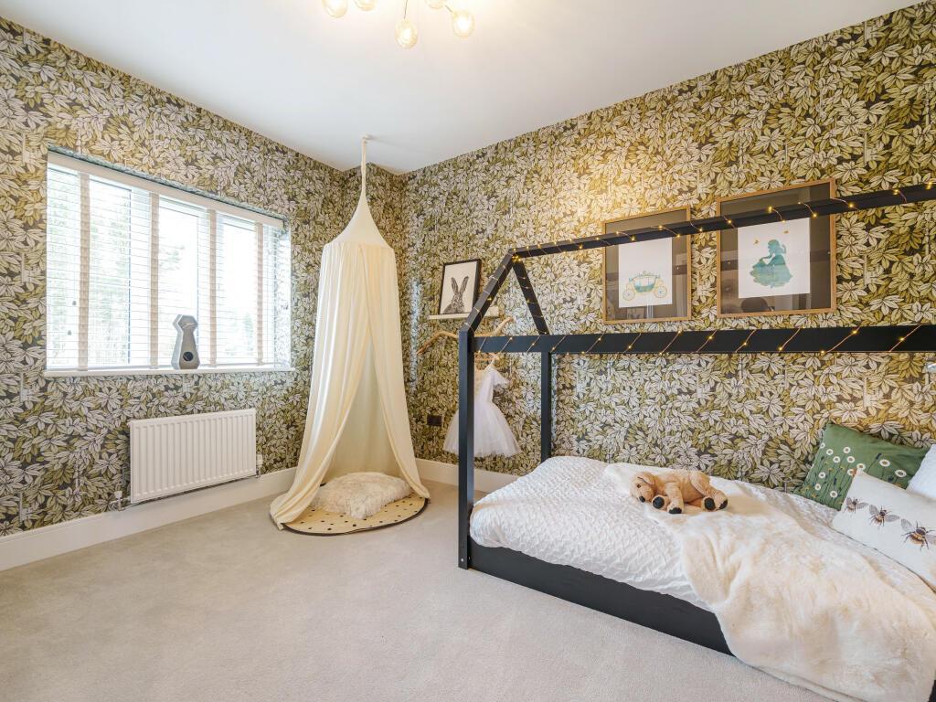 Bedroom ..jpeg