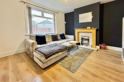 9 Leafield Grove, Bradford, BD2 3SA