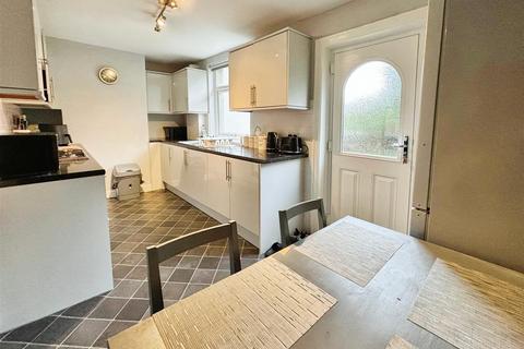 9 Leafield Grove, Bradford, BD2 3SA