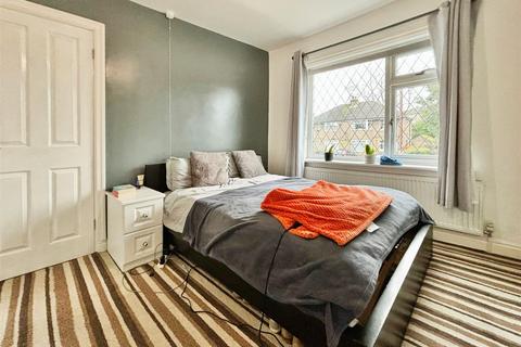 9 Leafield Grove, Bradford, BD2 3SA