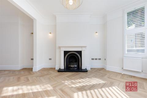 7 Linscott Road, London, E5 0RD