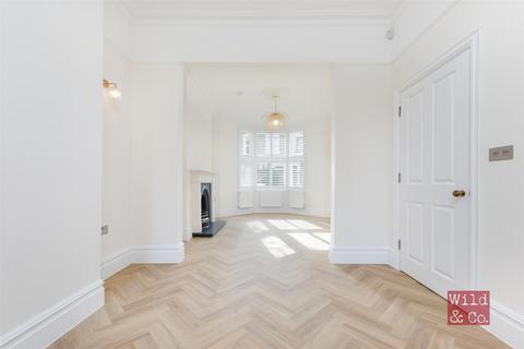 7 Linscott Road, London, E5 0RD