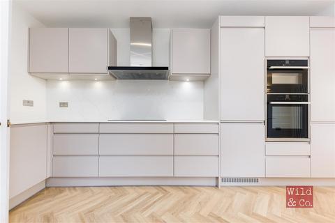 7 Linscott Road, London, E5 0RD