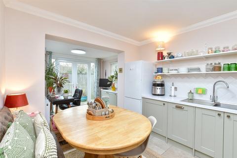 2 bedroom ground floor flat for sale, Alinora Avenue, Goring By Sea, Worthing, West Sussex