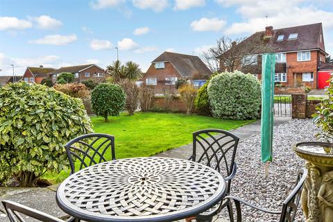 2 bedroom ground floor flat for sale, Alinora Avenue, Goring By Sea, Worthing, West Sussex