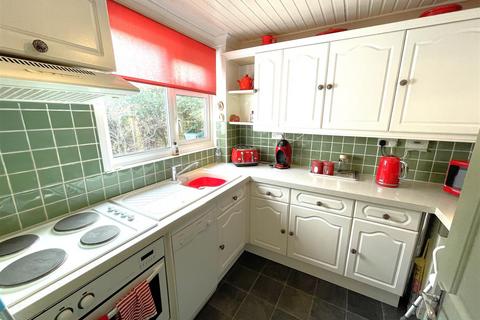 3 bedroom semi-detached house for sale, The Meadway, Sevenoaks TN13