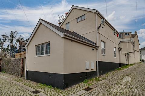 2 bedroom detached house to rent, Peverell Park Road, Plymouth PL3