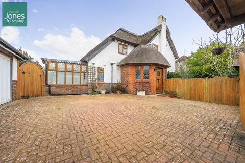 4 bedroom house to rent, Fircroft Avenue, North Lancing, West Sussex, BN15