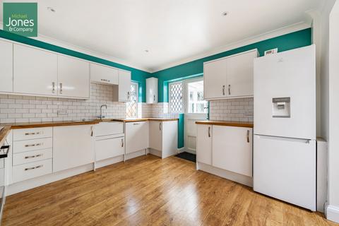 4 bedroom house to rent, Fircroft Avenue, North Lancing, West Sussex, BN15