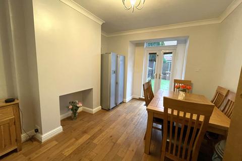 16 Smallshaw Lane, Ashton-under-lyne, OL6 8PN