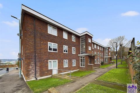 2 bedroom flat for sale, Middle Street, Gillingham