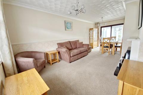 2 bedroom end of terrace house to rent, Broadhurst Walk, Rainham, Essex, RM13