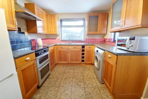 2 bedroom end of terrace house to rent, Broadhurst Walk, Rainham, Essex, RM13