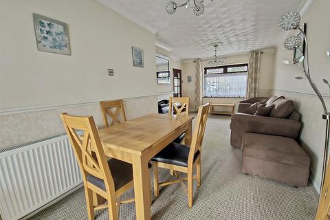 2 bedroom end of terrace house to rent, Broadhurst Walk, Rainham, Essex, RM13