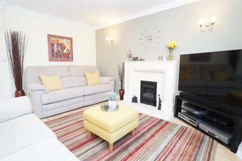 4 bedroom detached house for sale, Javelin Close, Idle, Bradford