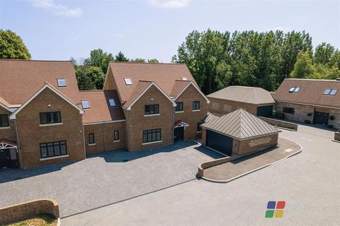 5 bedroom link detached house for sale, Worth Lane, Little Horsted