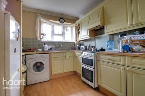 1 bedroom flat for sale, Braintree Road, Dagenham