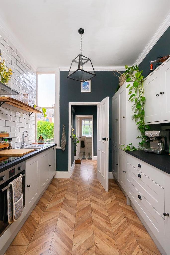 G1 F6 CRTN - Kitchen B.jpg