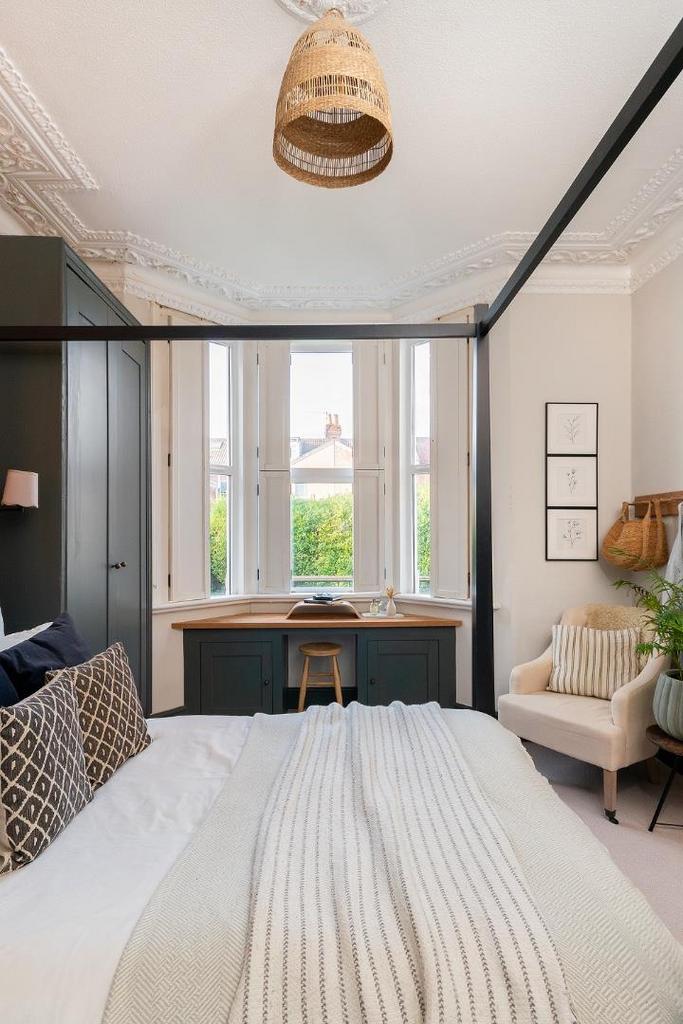 G1 F6 CRTN - Bedroom H.jpg