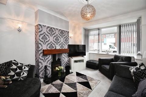 3 bedroom end of terrace house for sale, Bernadette Avenue, Hull