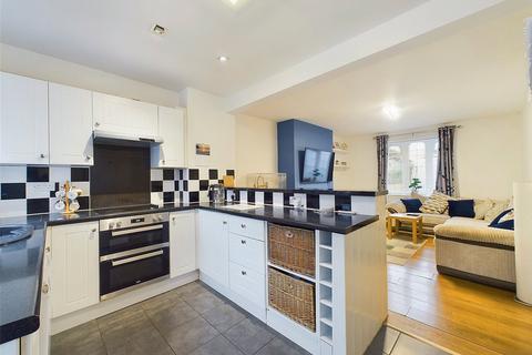 11 Ermin Street, Brockworth, Gloucester, GL3 4EG