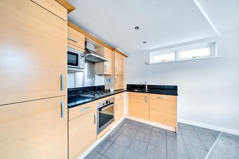 2 bedroom flat for sale, High Street, Esher, KT10