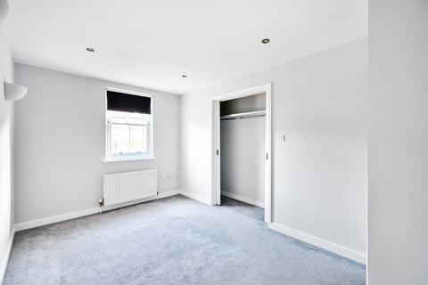 2 bedroom flat for sale, High Street, Esher, KT10